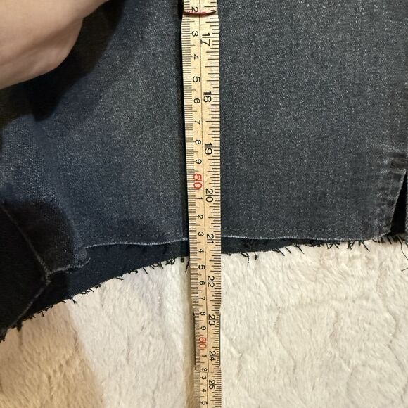 NWT LEVI STRAUSS HIGH-RISE 9" Bermuda SHORTS RELAXED FIT Sz 33x16 - Picture 8 of 16